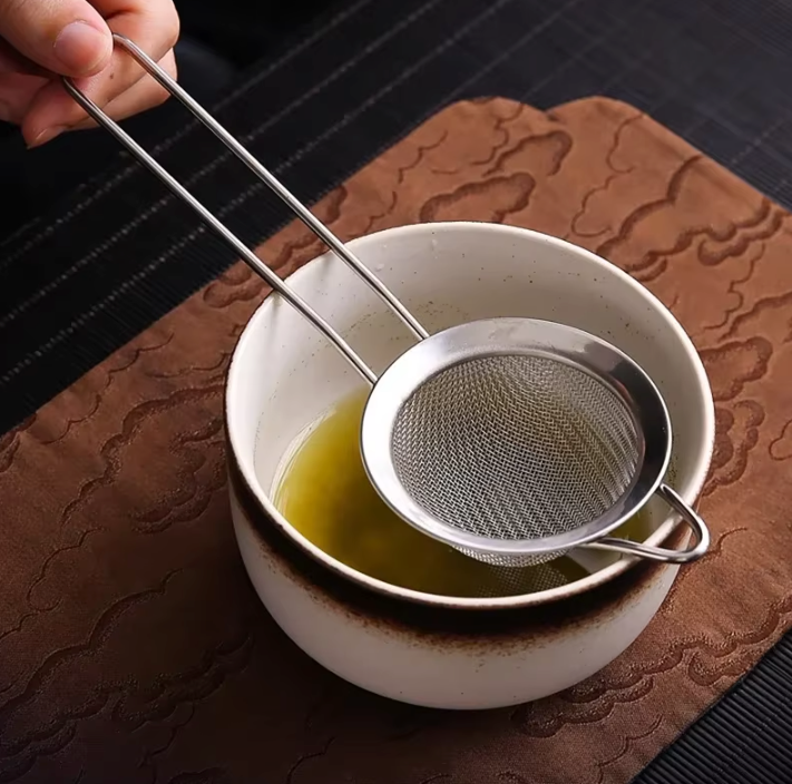 Matcha Set – Bamboo Whisk, Ceramic Holder & Strainer