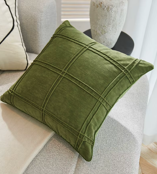 Modern Green Sofa Pillow Covers – Luxurious Cushion Covers for Living Rooms and Bedrooms