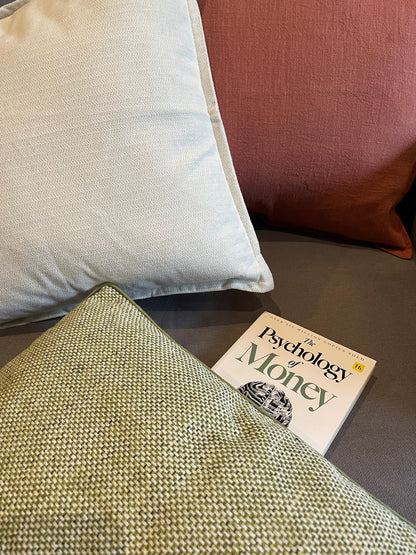 Modern Green Sofa Pillow Covers – Luxurious Cushion Covers for Living Rooms and Bedrooms